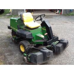 John Deere 2243 Triple Ride On Mower