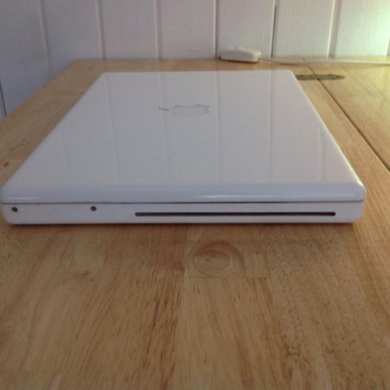 MacBook 13" White