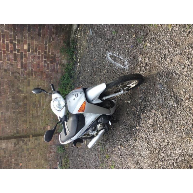 2003 Honda innova 125cc engine one owner from new rides really well in silver any trial welcome