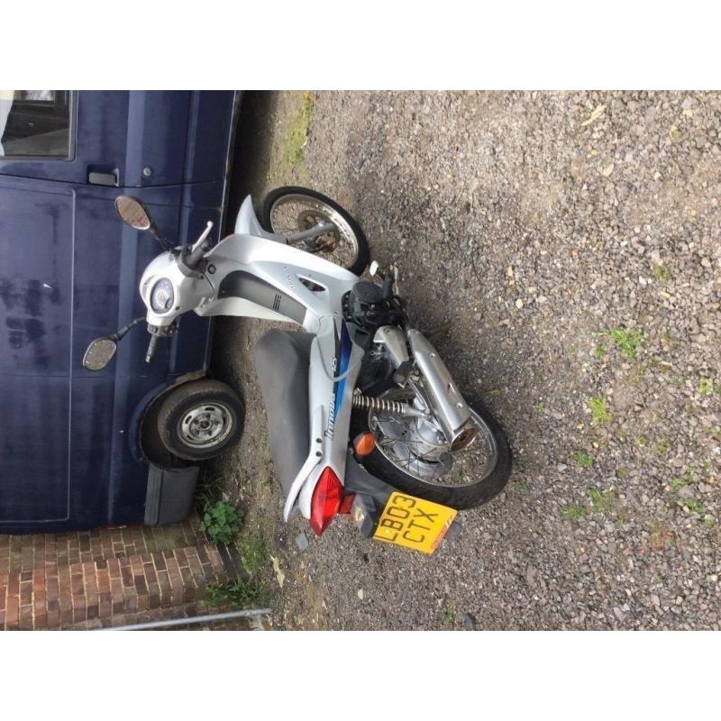 2003 Honda innova 125cc engine one owner from new rides really well in silver any trial welcome