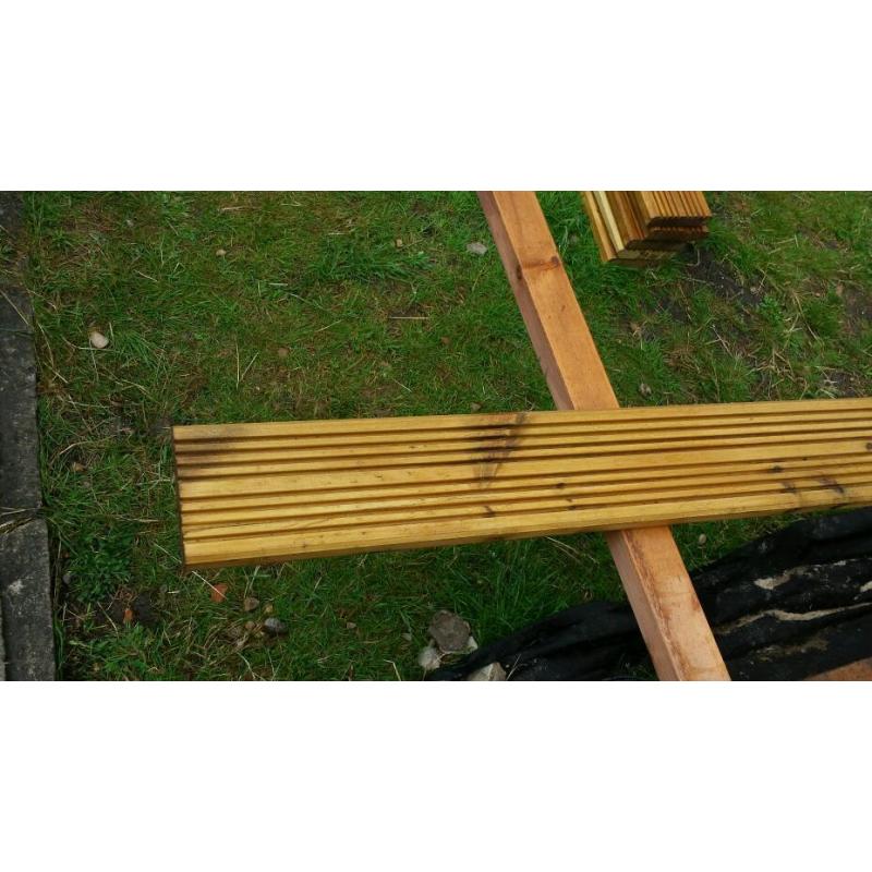 10 Redwood decking boards