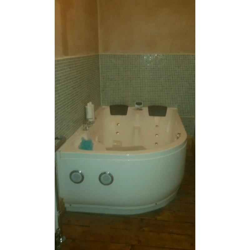 Whirlpool Bath * Jacuzzi * Hot-tub * 2 Seater