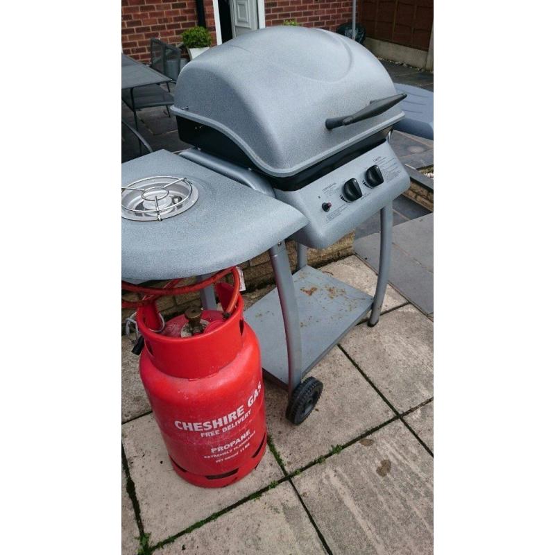 Gas BBQ and gas bottle
