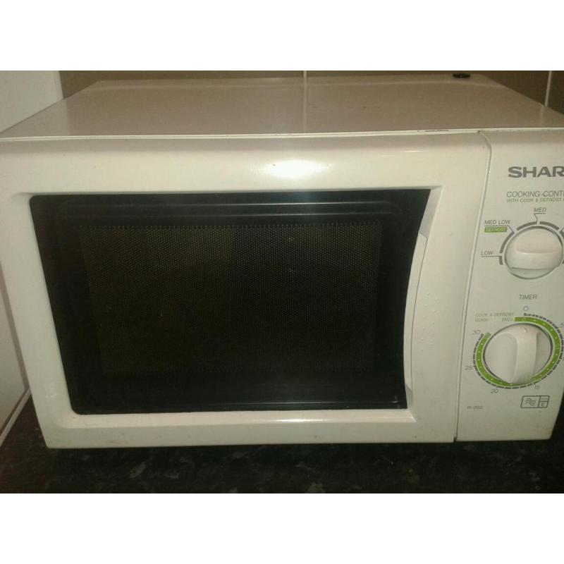 Sharp 850 watt microwave