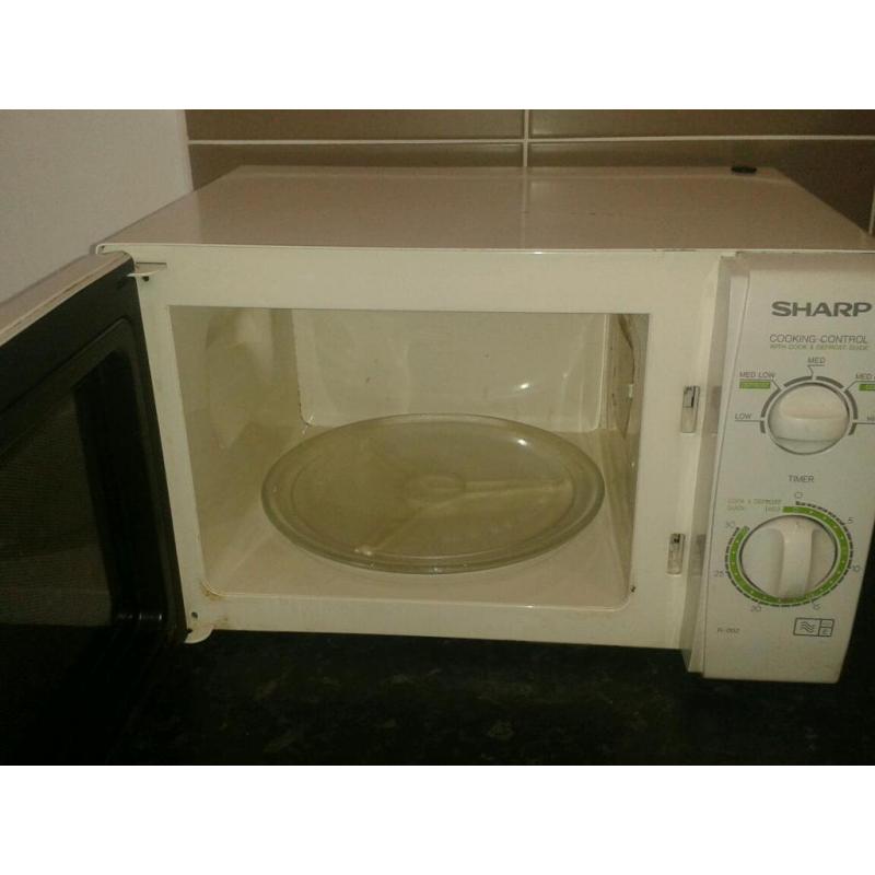Sharp 850 watt microwave