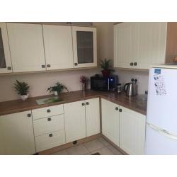 Large Double room (single person) / include bills