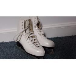 Ladies size 4 ice skates with bag