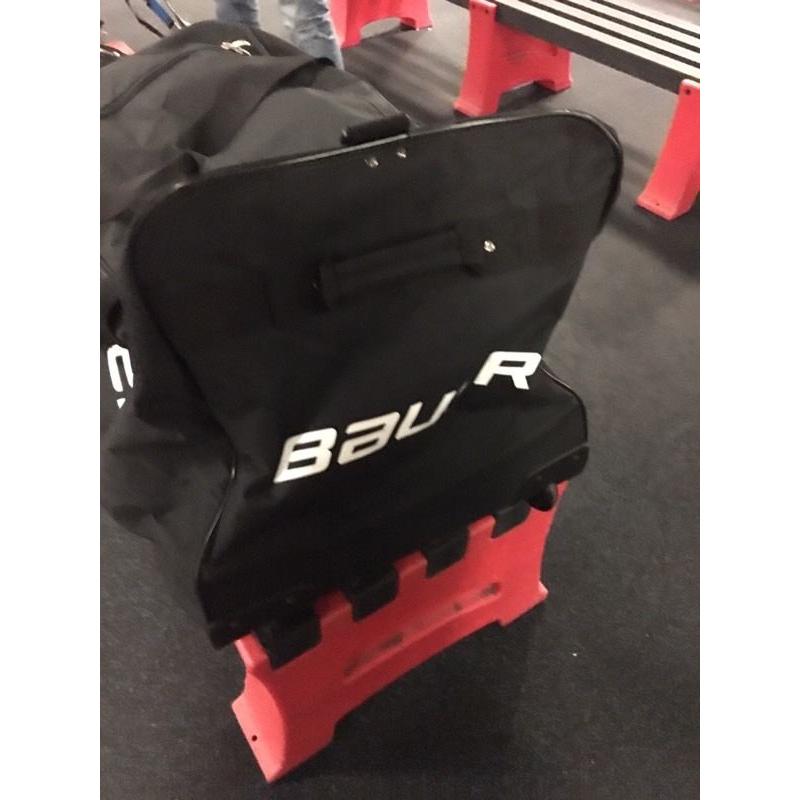 Bauer wheeled hockey bag ( large )
