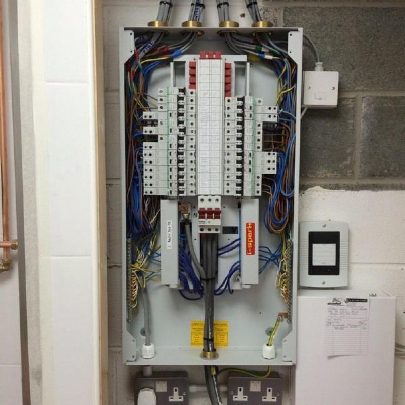 Electrician / Plumber looking for work.