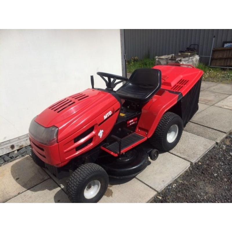 Ride On Lawnmower MTD E/165