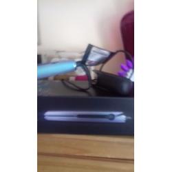 Ghd v gold hair straightners brand new sealed in a box with heat ristant bag