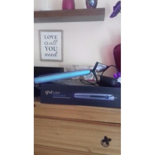 Ghd v gold hair straightners brand new sealed in a box with heat ristant bag