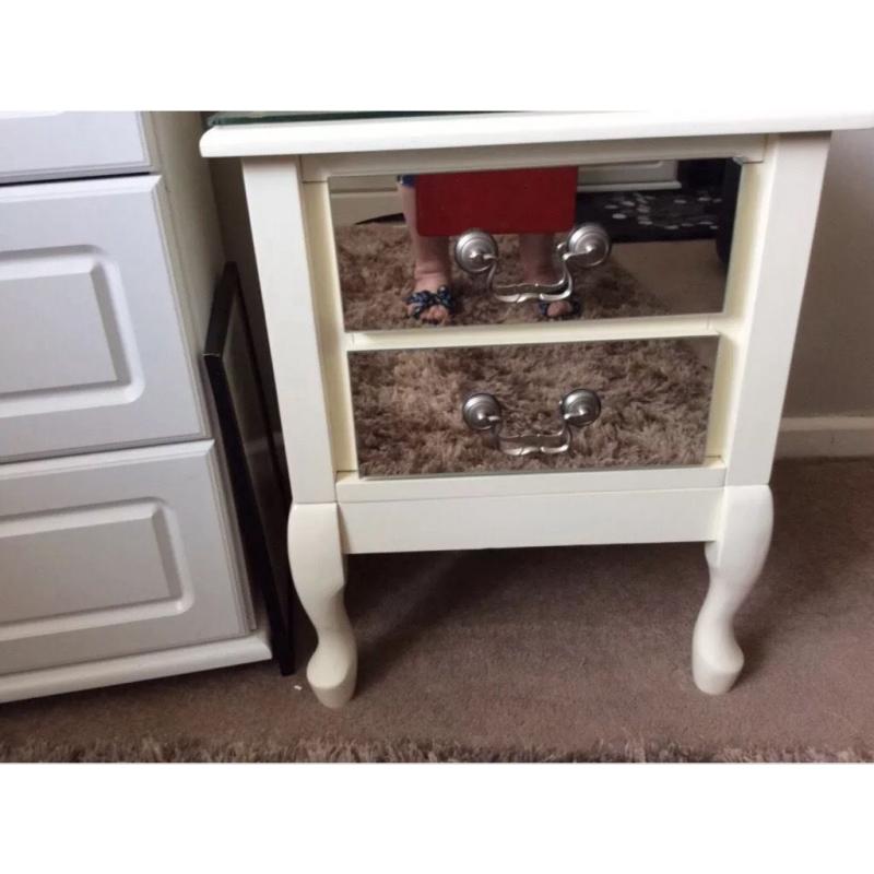 X2 Cream/mirrored bedside table drawers