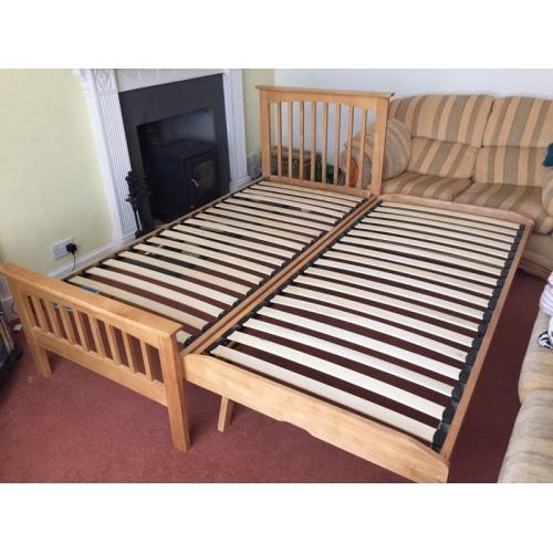 Single bed with pull out