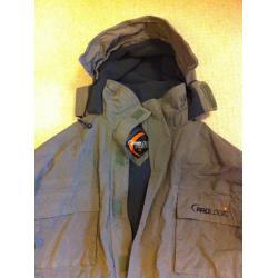 Prologic COMFORT Thermo Suit GREEN 2 pcs (MEDIUM) BRAND NEW. Ideal for fishing - collection only