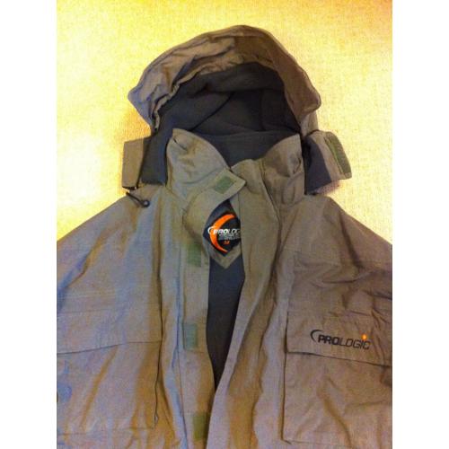 Prologic COMFORT Thermo Suit GREEN 2 pcs (MEDIUM) BRAND NEW. Ideal for fishing - collection only
