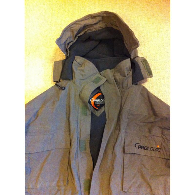 Prologic COMFORT Thermo Suit GREEN 2 pcs (MEDIUM) BRAND NEW. Ideal for fishing - collection only