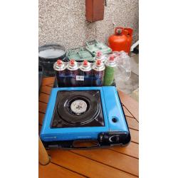 2x camling stoves and 12x gas bottles