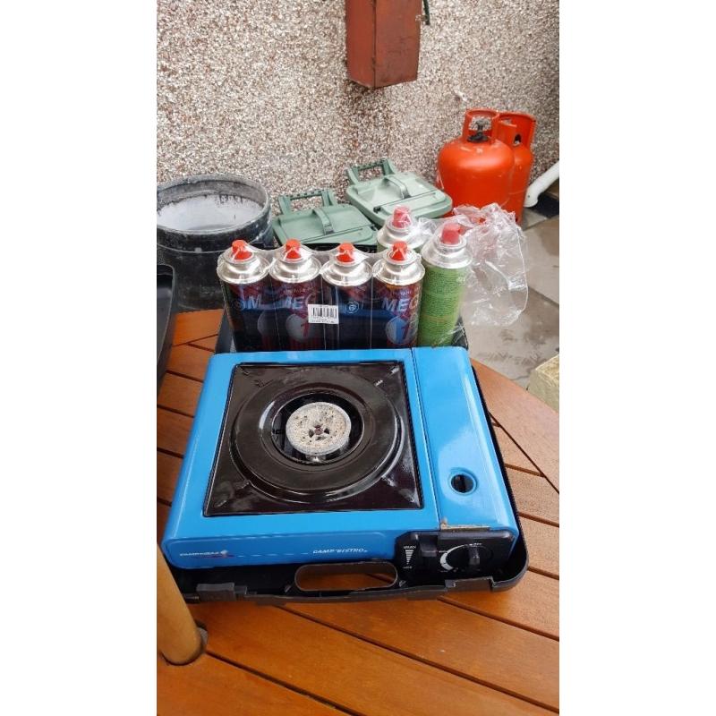 2x camling stoves and 12x gas bottles