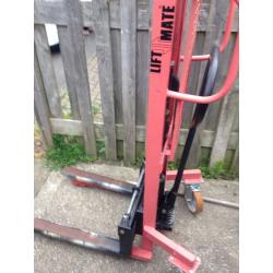 High lift pallet truck