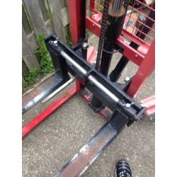 High lift pallet truck