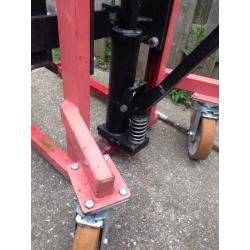 High lift pallet truck