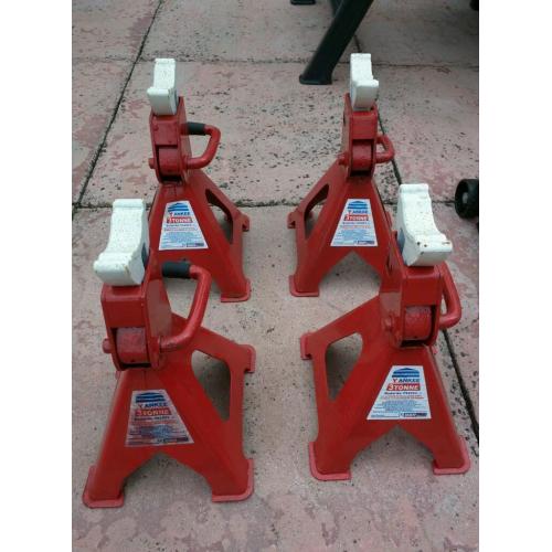 2.25ton trolly jack & 4x 3 ton axle stands