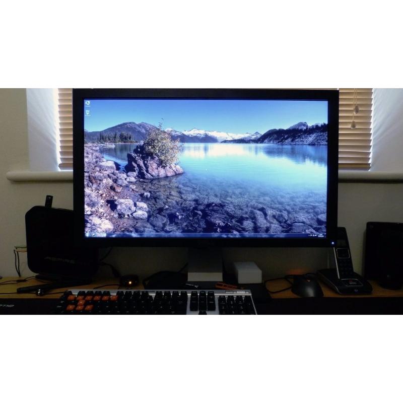 Dell UltraSharp U2711 27" Widescreen HD LCD Monitor. HDMI/ (2560x1440) Max Resolution