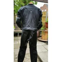 Dainese 2pc leathers euro 48, uk 38.