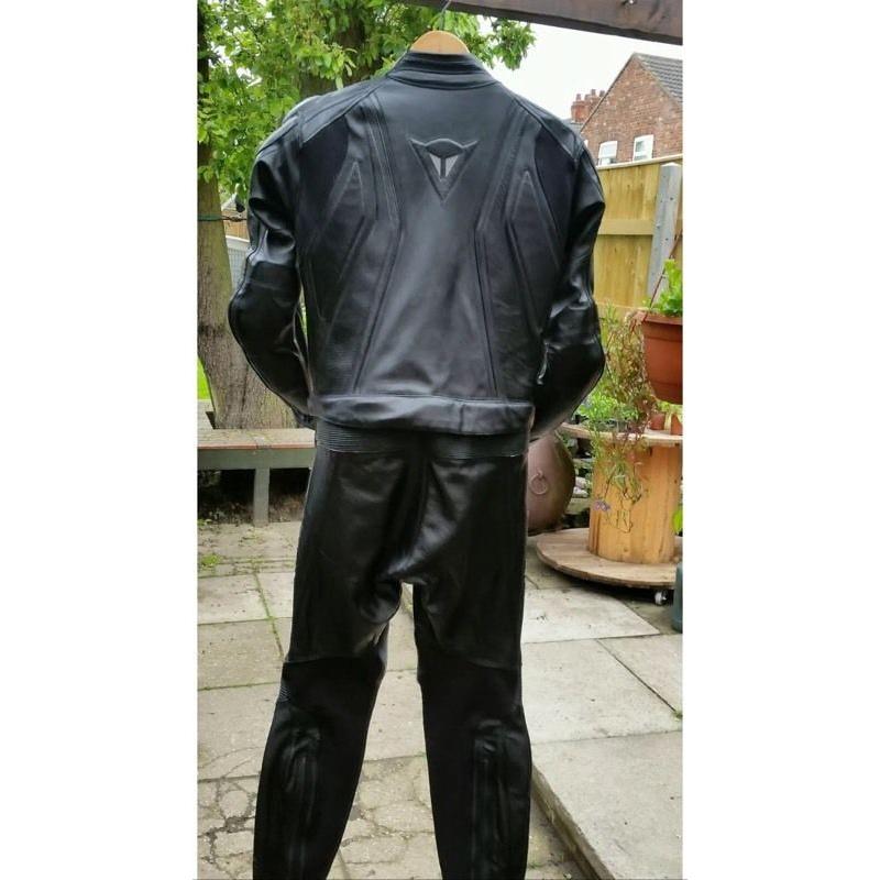 Dainese 2pc leathers euro 48, uk 38.