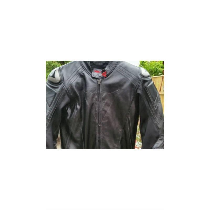 Dainese 2pc leathers euro 48, uk 38.