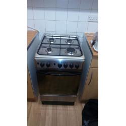 Indesit gas cooker with oven 2yr old