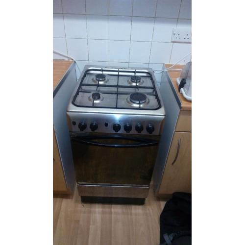 Indesit gas cooker with oven 2yr old