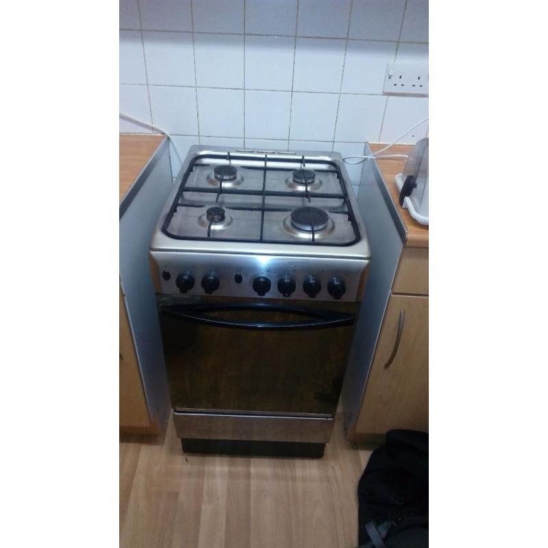Indesit gas cooker with oven 2yr old