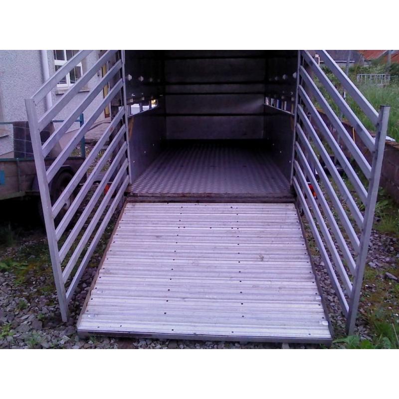 10 x 5 ifor williams cattle trailer, brakes and lights working, good condition