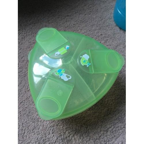 MAM bottle feeding kit inc anti colic bottles, bottle seals and training cup.