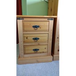 Bedroom furniture excellent confition