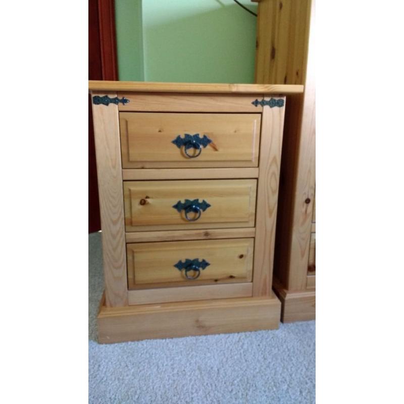 Bedroom furniture excellent confition