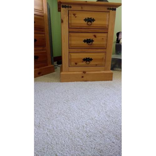 Bedroom furniture excellent confition