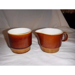 Poole pottery "chestnut" jug and sugar bowl