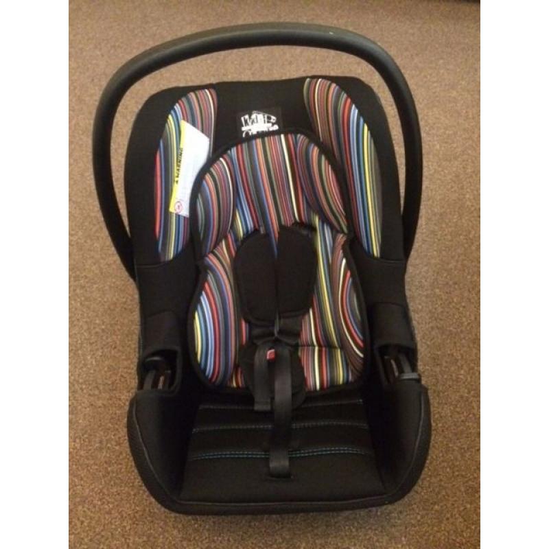BRAND NEW KIDDICOUTURE CAR SEAT