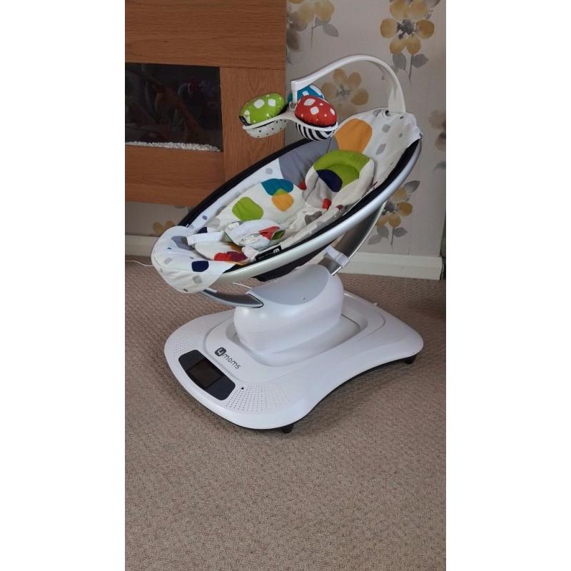 4moms Mamaroo with newborn insert
