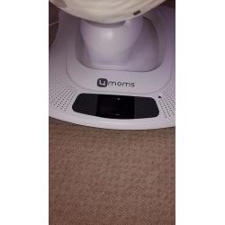4moms Mamaroo with newborn insert
