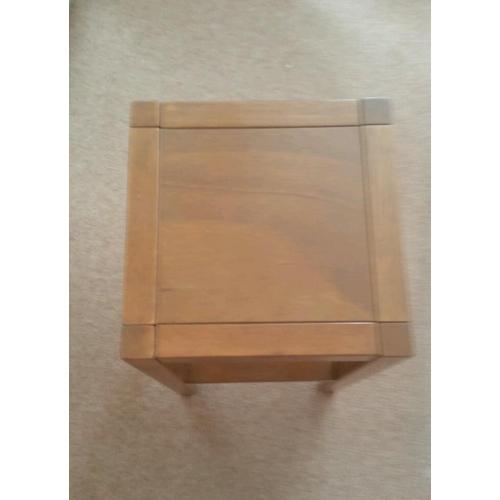 Wine table