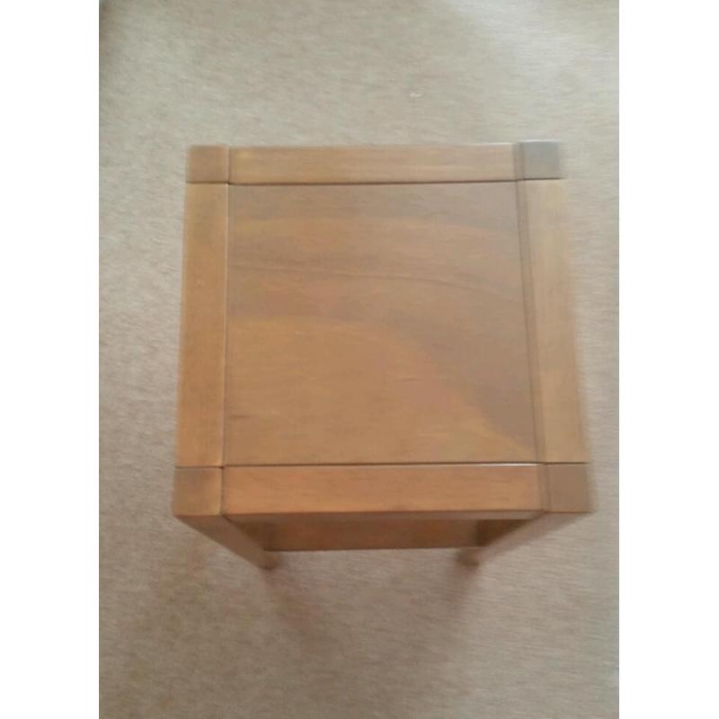 Wine table