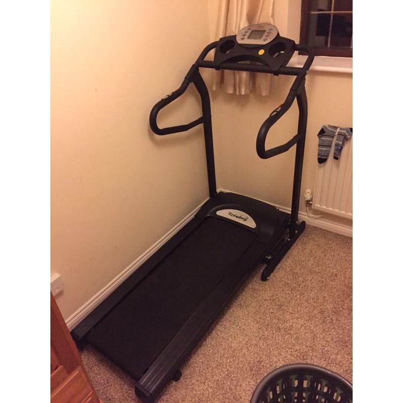 Motorised treadmill. Foldable. 240V