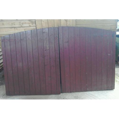 Driveway gates
