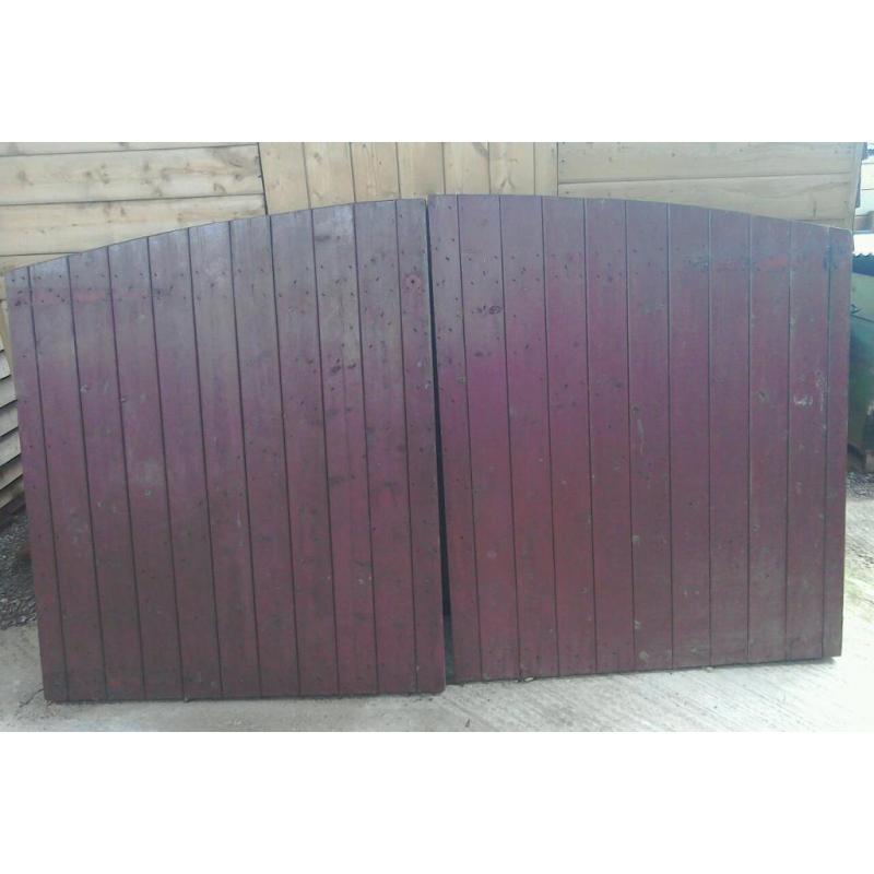 Driveway gates