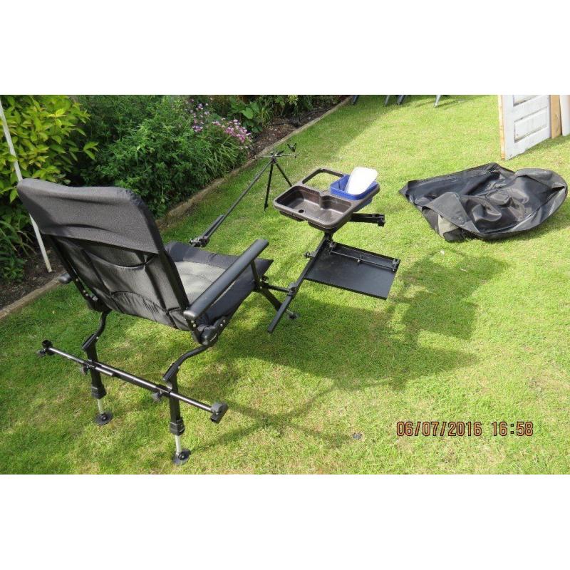 Cyprinus Whole Hog Fishing Arm Chair