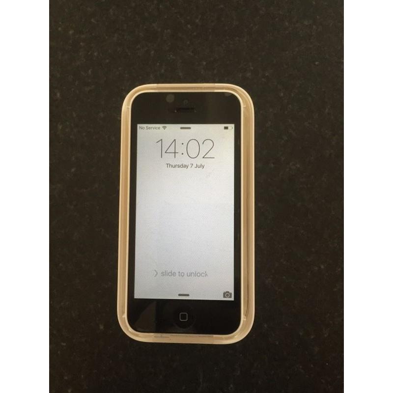 White iPhone 5C on O2